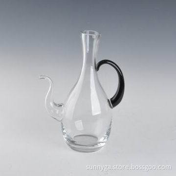 Clear Decanter with Black Color Handle